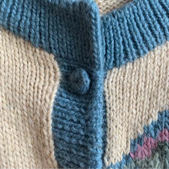 Floral Knit Women's wool Sweater - Picture 5 of 16